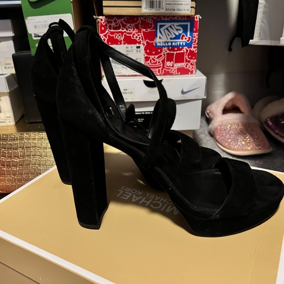 MICHAEL KORS HEELS - Picture 3 of 5